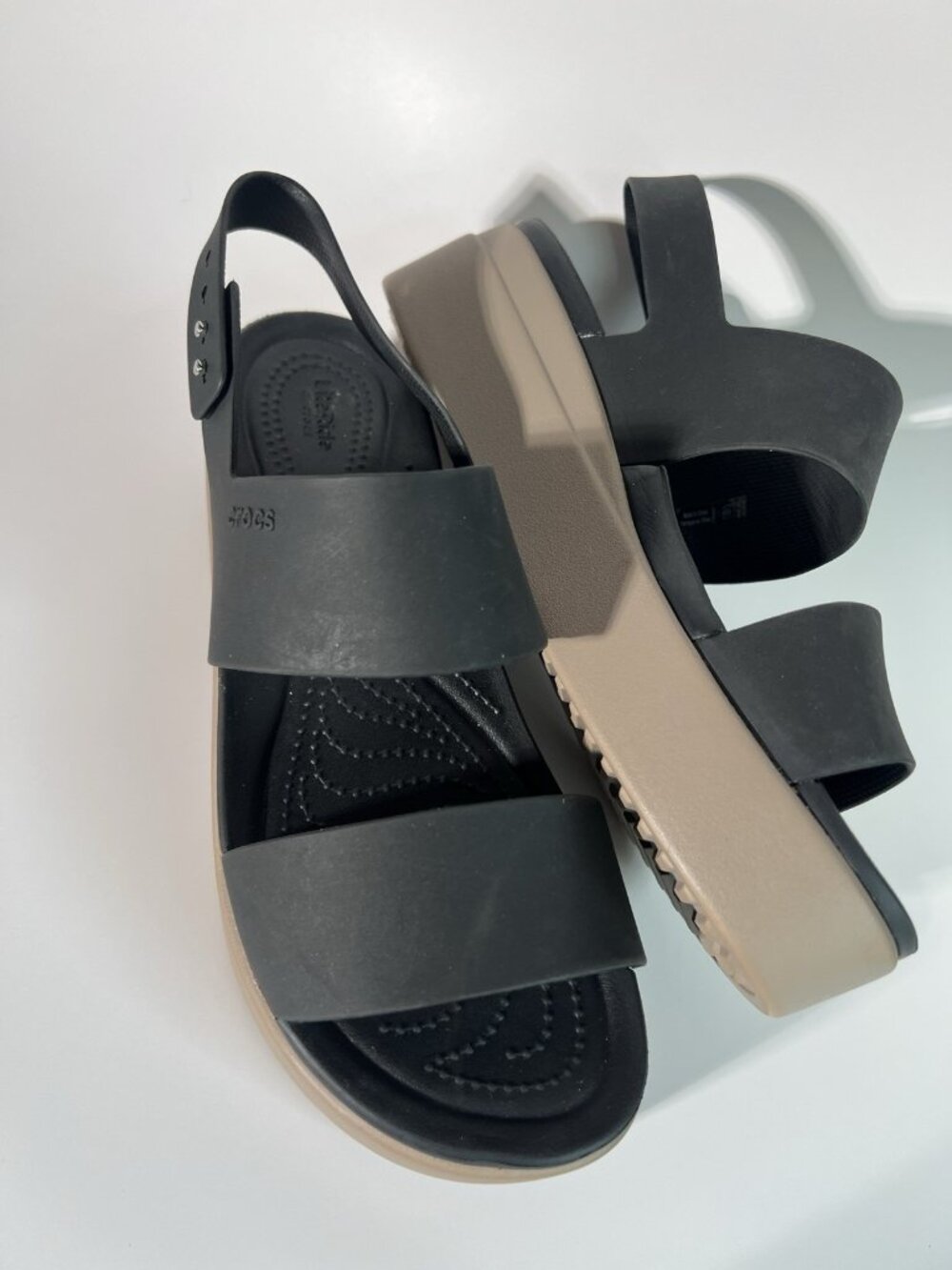 Women's Crocs LiteRide Brooklyn Low Wedge Platform Sandals Size 10 Black Beige - Picture 11 of 12